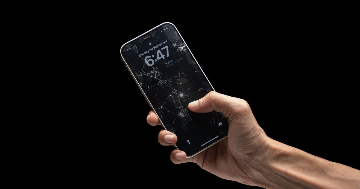 ノジマのスマホ買取でジャンク品の状態を確認するイメージ